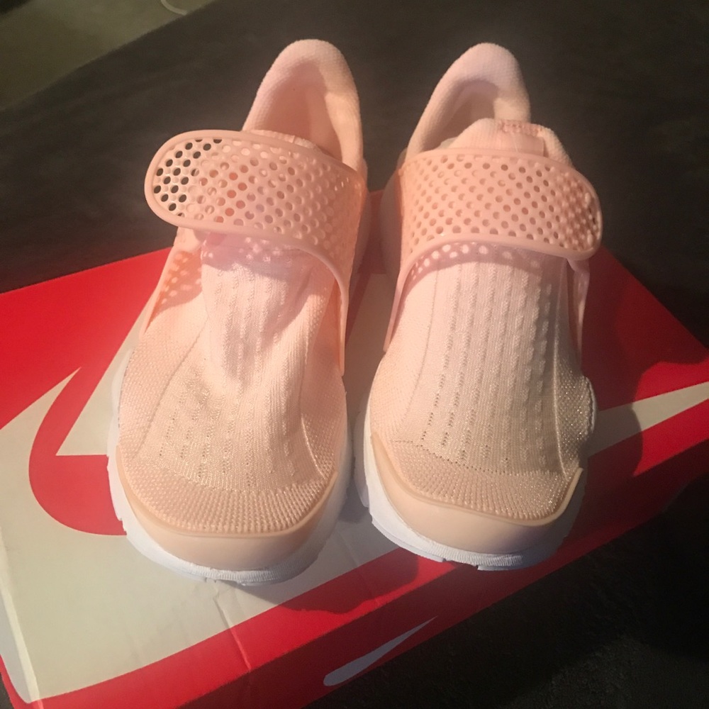 Woman's Nike sock dart